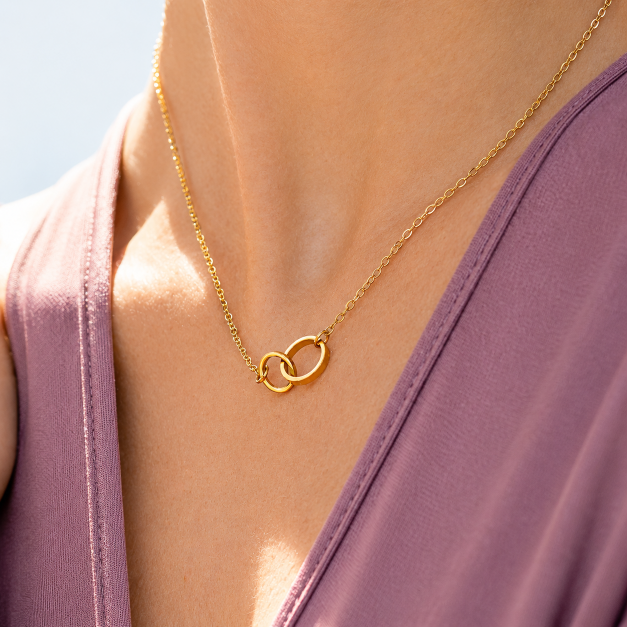 Double Circle Necklace – 18K Gold Intertwined Rings, Waterproof