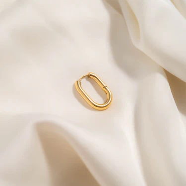 Oval Huggie Earrings – 18K Gold, Hypoallergenic, Waterproof