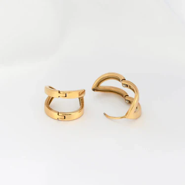 Split Hoop Earrings – 18K Gold, Minimalist, Everyday