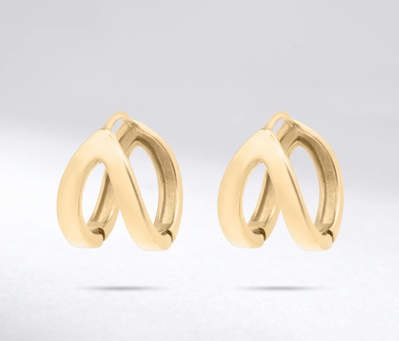 Split Hoop Earrings – 18K Gold, Minimalist, Everyday