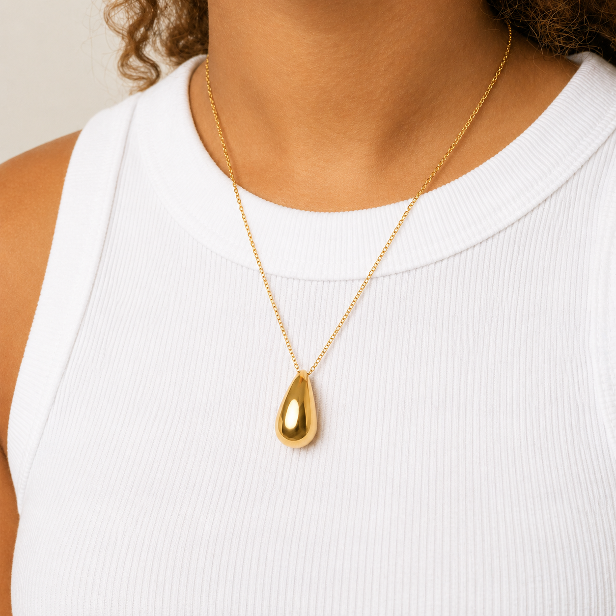 Teardrop Pendant Necklace – 18K Gold, Minimalist, Waterproof