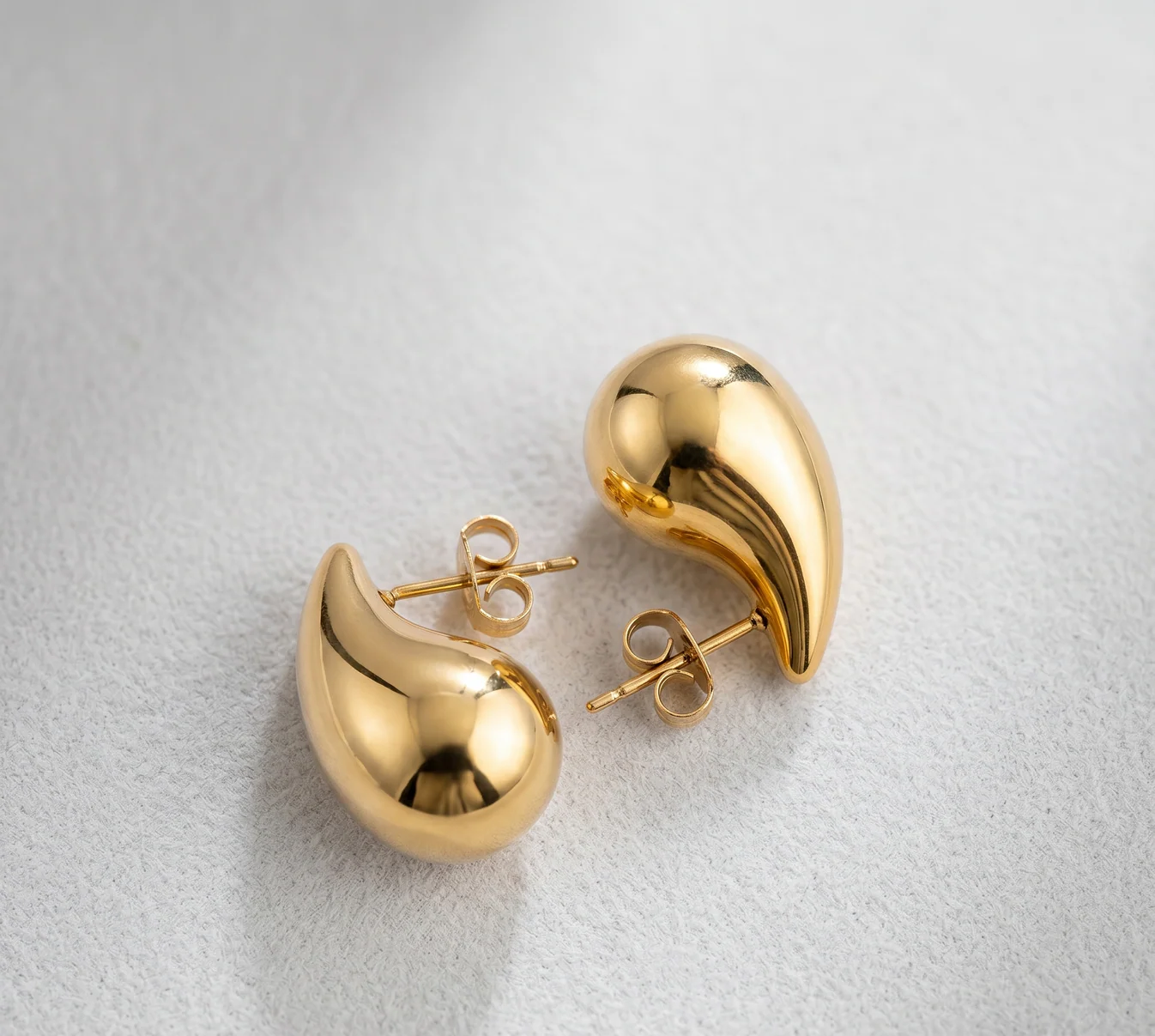 Teardrop Stud Earrings – 18K Gold, Minimalist, Waterproof